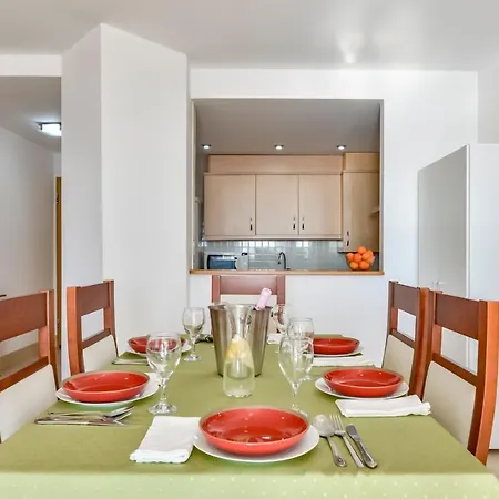 Guzman - Tramontana Apartament *